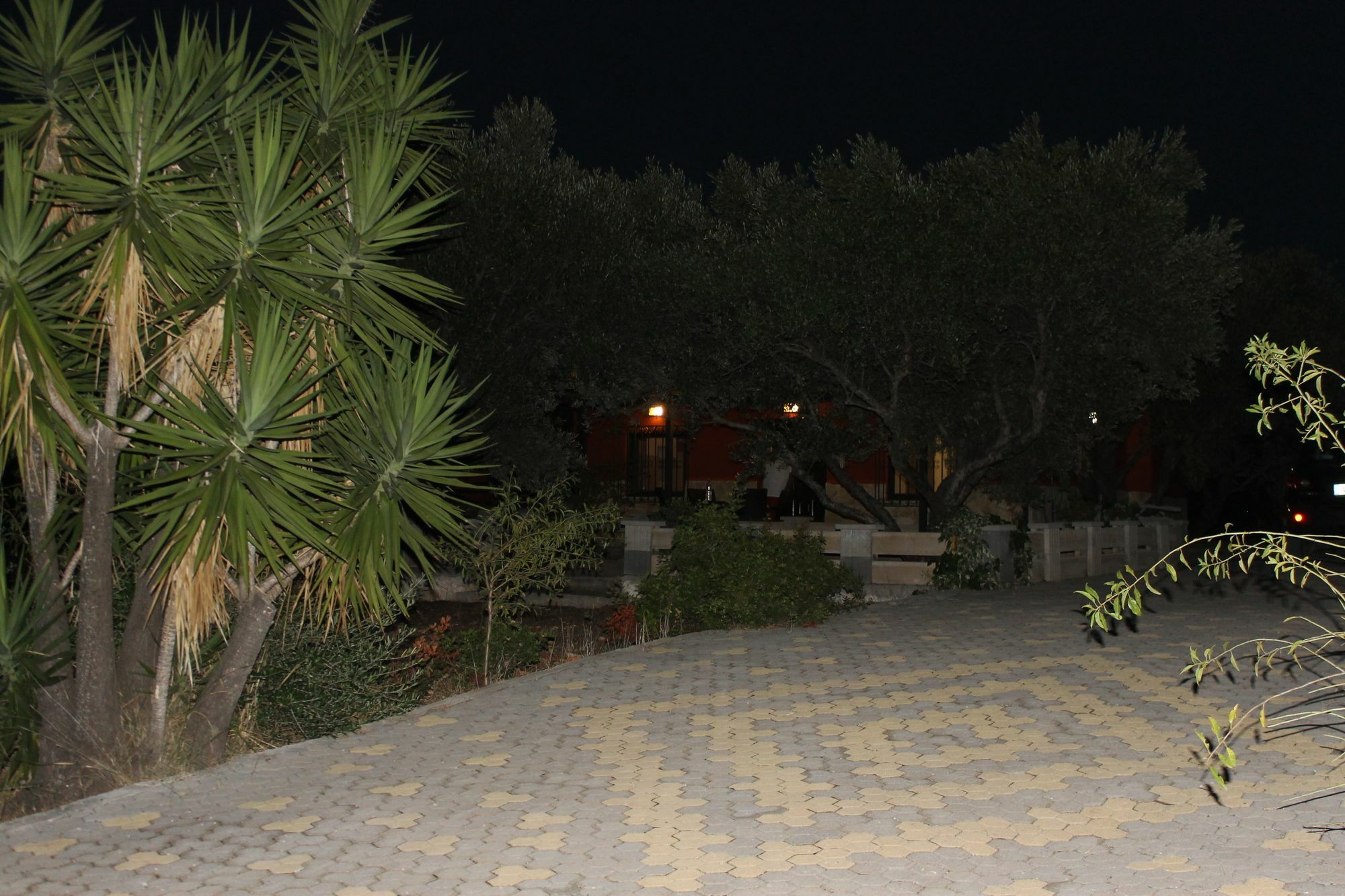 Katy'S Place Kalathas Bagian luar foto