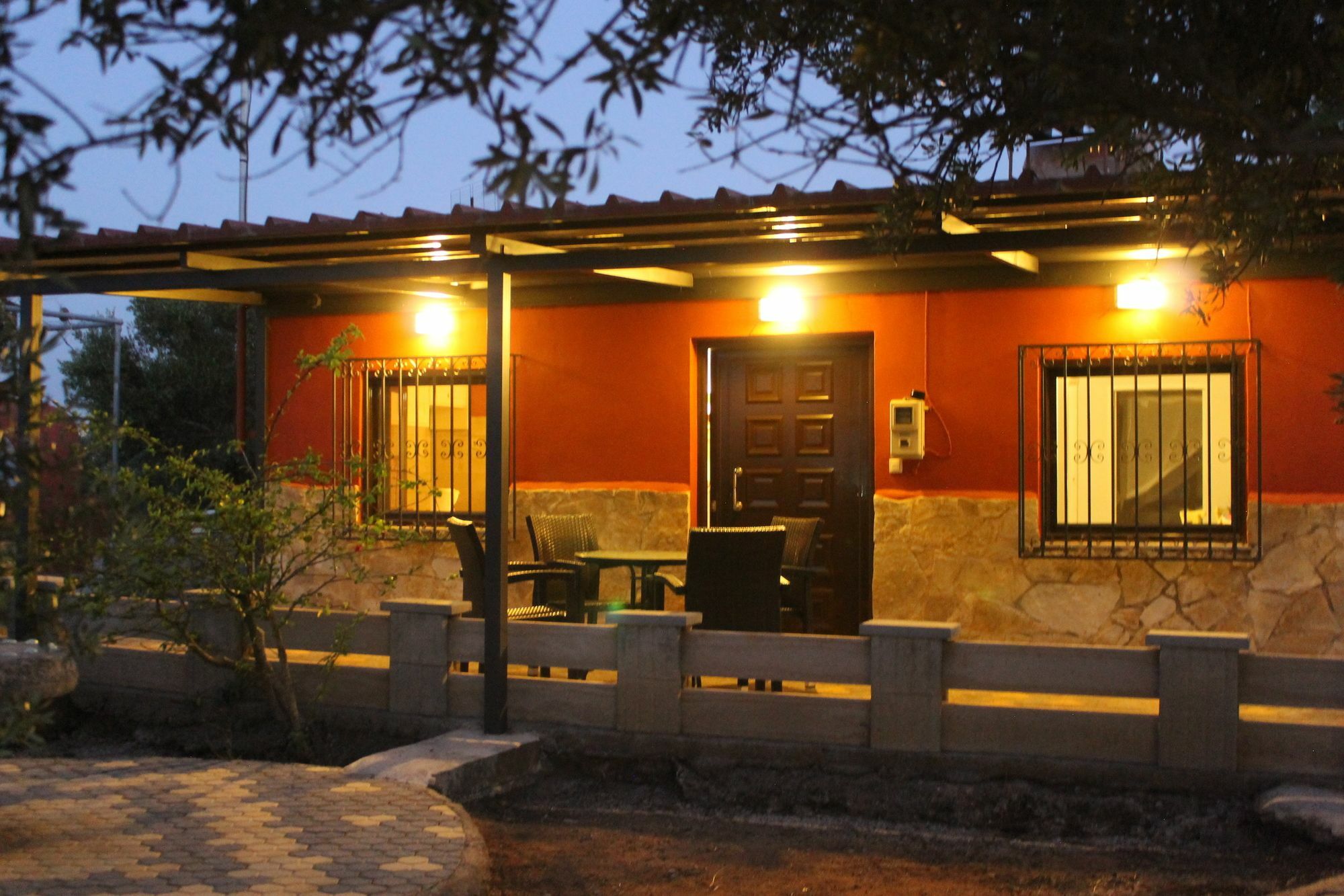 Katy'S Place Kalathas Bagian luar foto